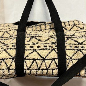 Universal Thread Striped Carry All